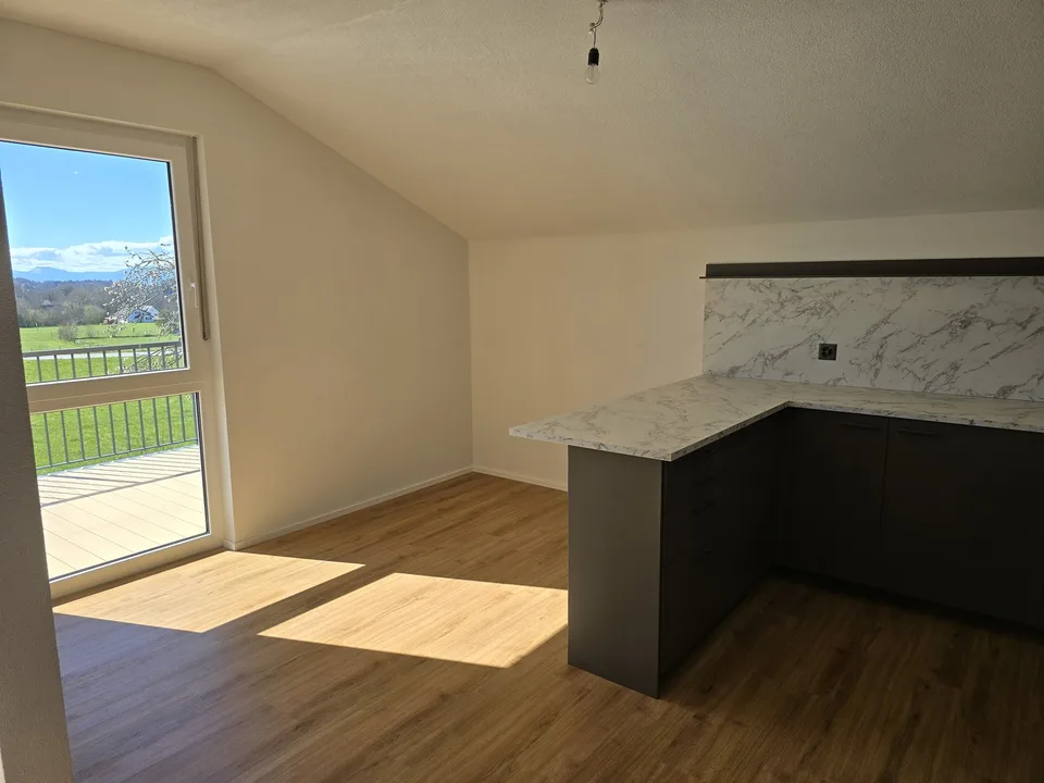 Appartement fraichement rénové de 2.5 pièces à Courtion