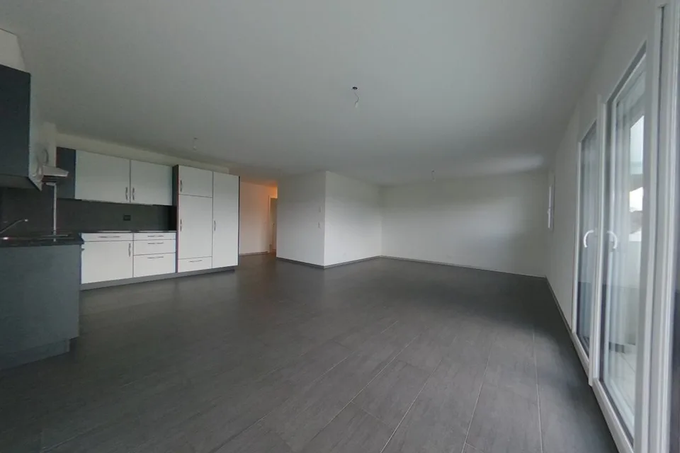 Wohnung mit 4.5 Zimmern im 4. Stock