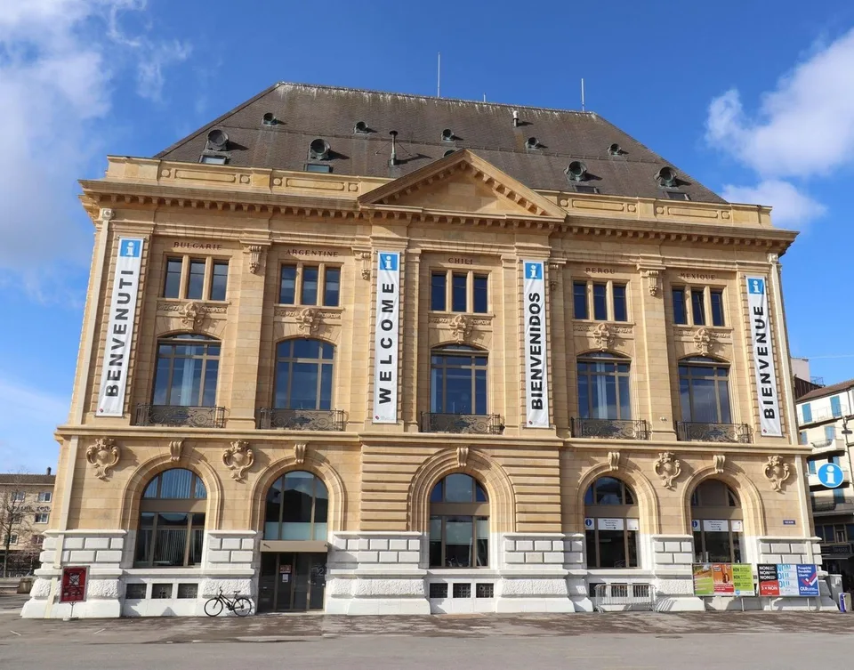 Salle d'env. 78 m2  à louer à Neuchâtel
