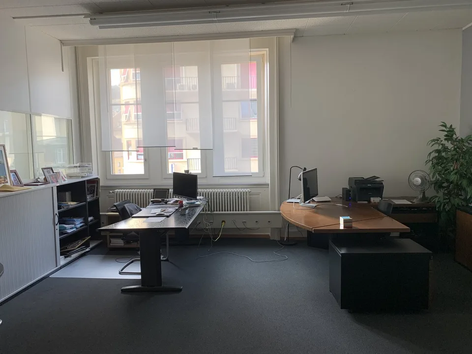 Bureau lumineux de 73 m² au centre-ville de Neuchâtel - Idéal pour activité administrative