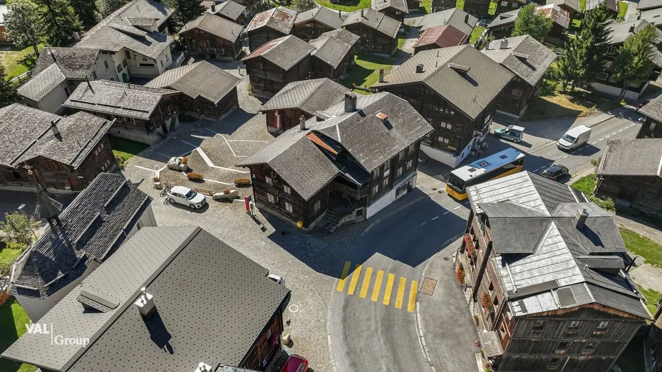 Nostalgisches Mehrfamilienhaus als Sanierungsprojekt mit rentablen Nutzungsmöglichkeiten