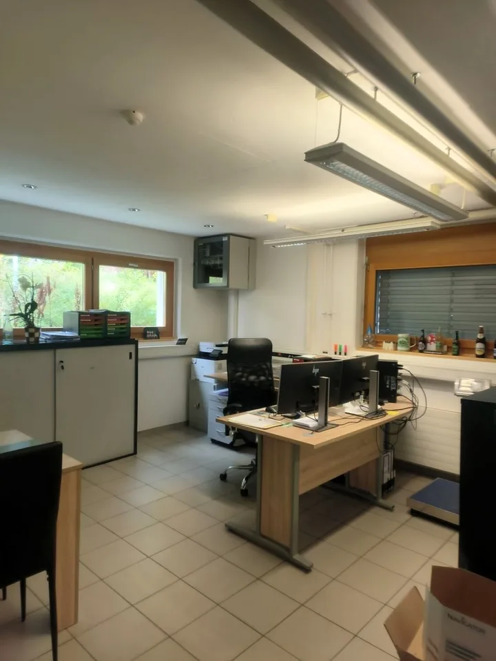 Gewerbeflächen im Haus Büvetta