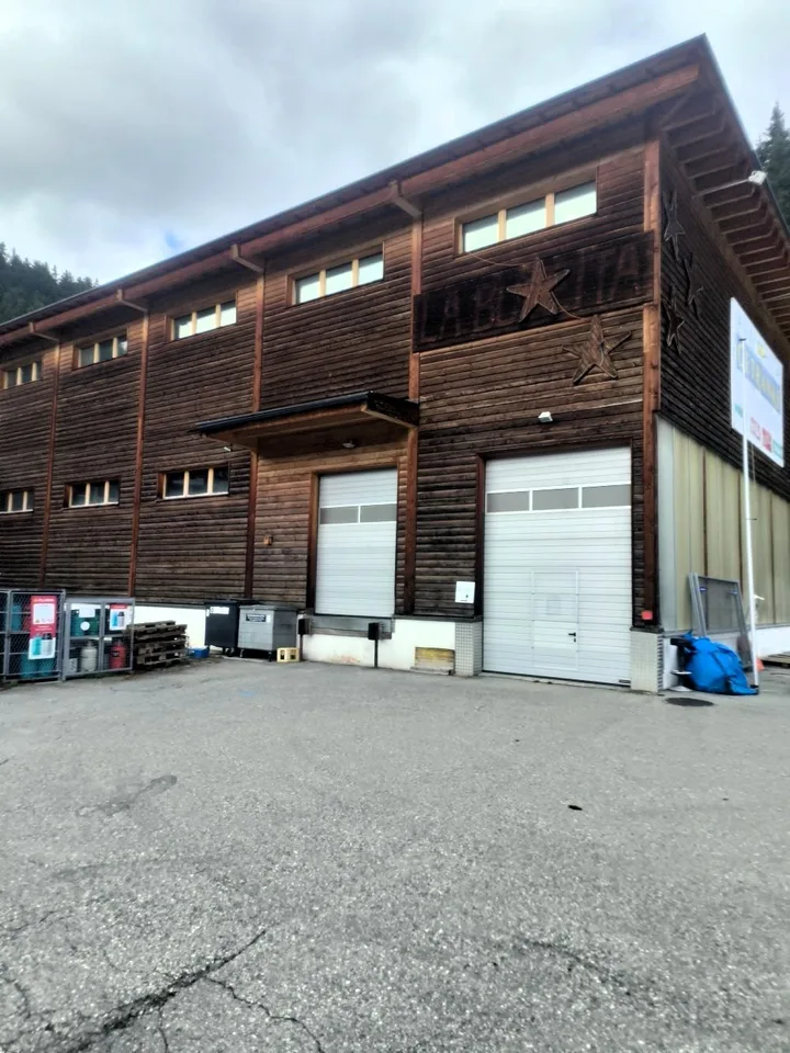 Gewerbeflächen im Haus Büvetta