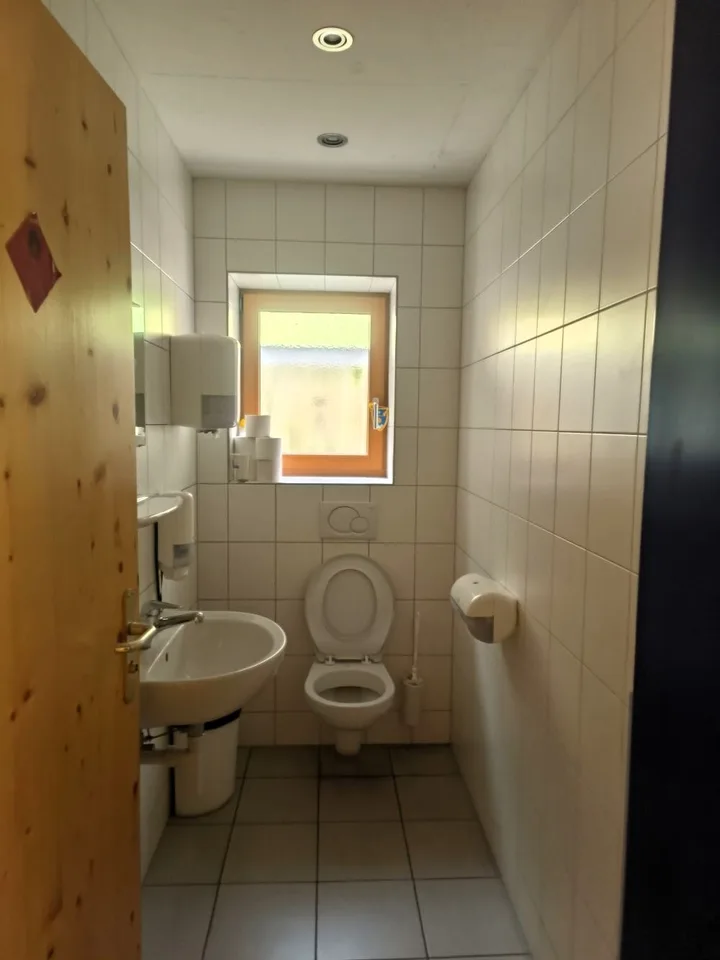 Gewerbeflächen im Haus Büvetta – photo 6 sur 6