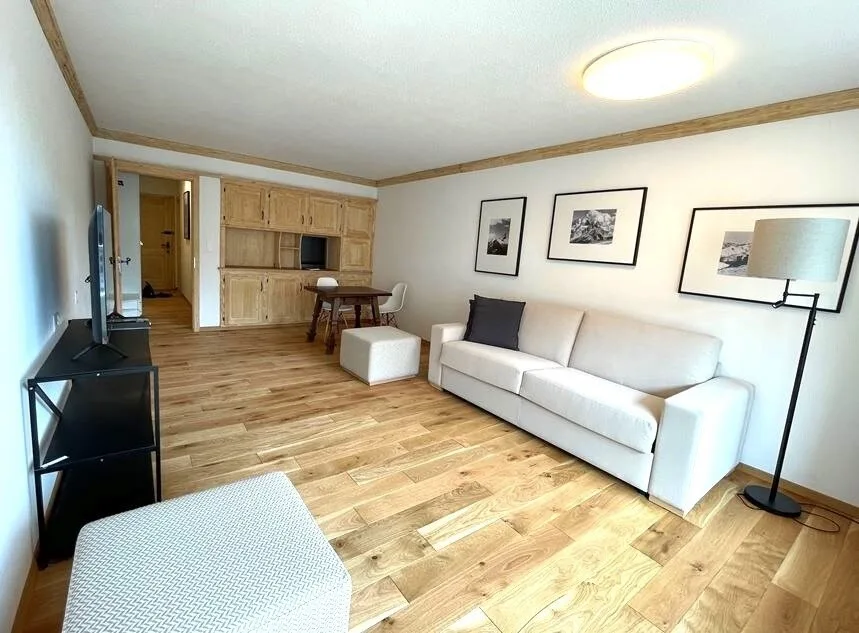 Wohnung mit Seesicht mitten in St. Moritz
