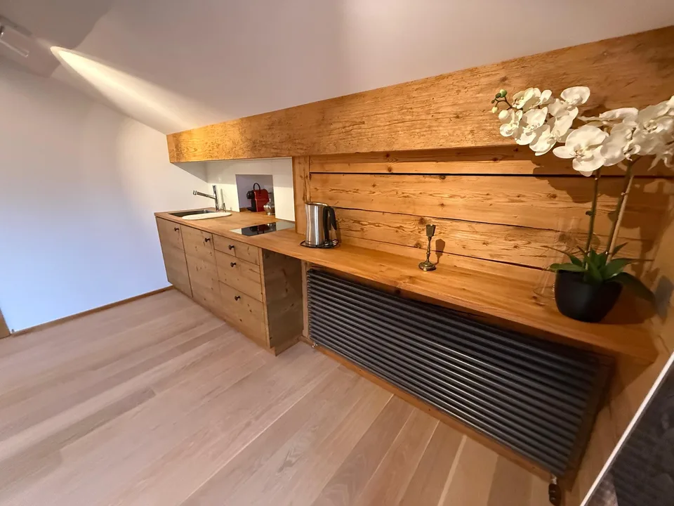 Stilvolle 2.5 Zimmerwohnung in Disentis Segnas, modern renoviert, gemütlich und möbliert
