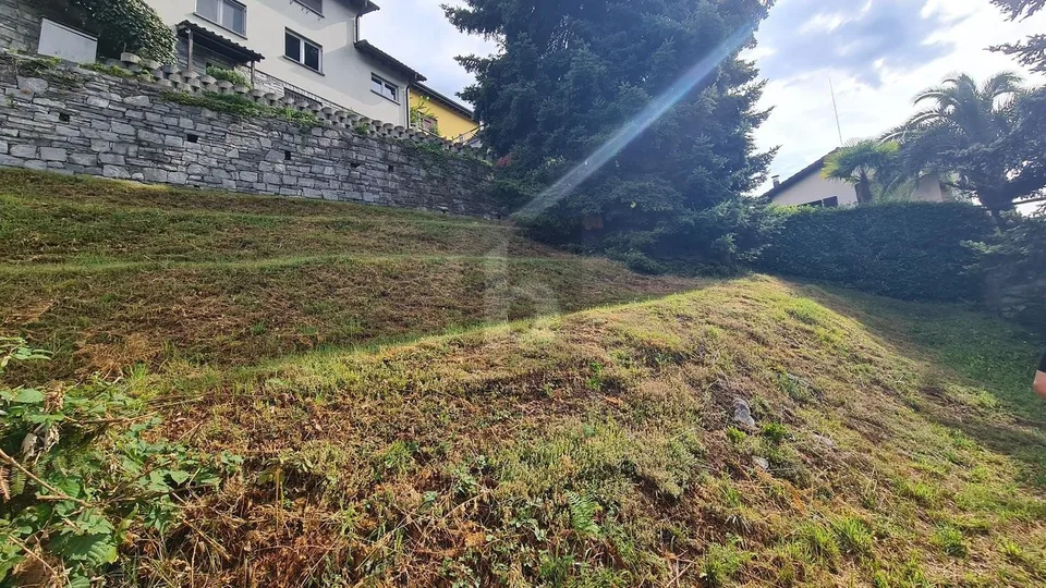SOLEGGIATO E TRANQUILLO CON VISTA
