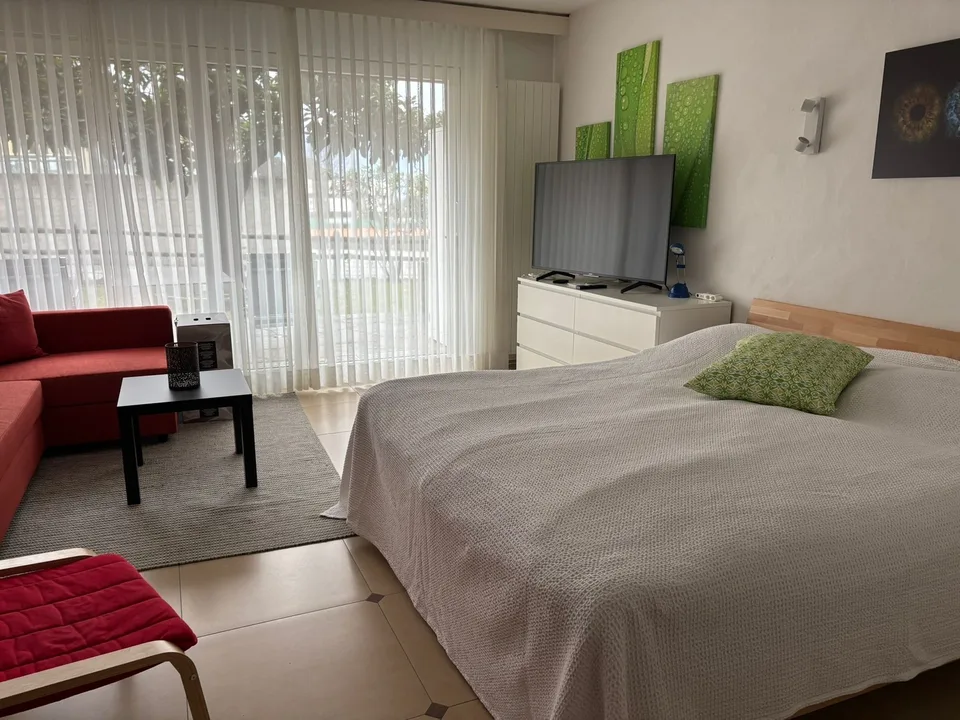 Studio am Lago Maggiore mit Privatstrand und Hallenbaf