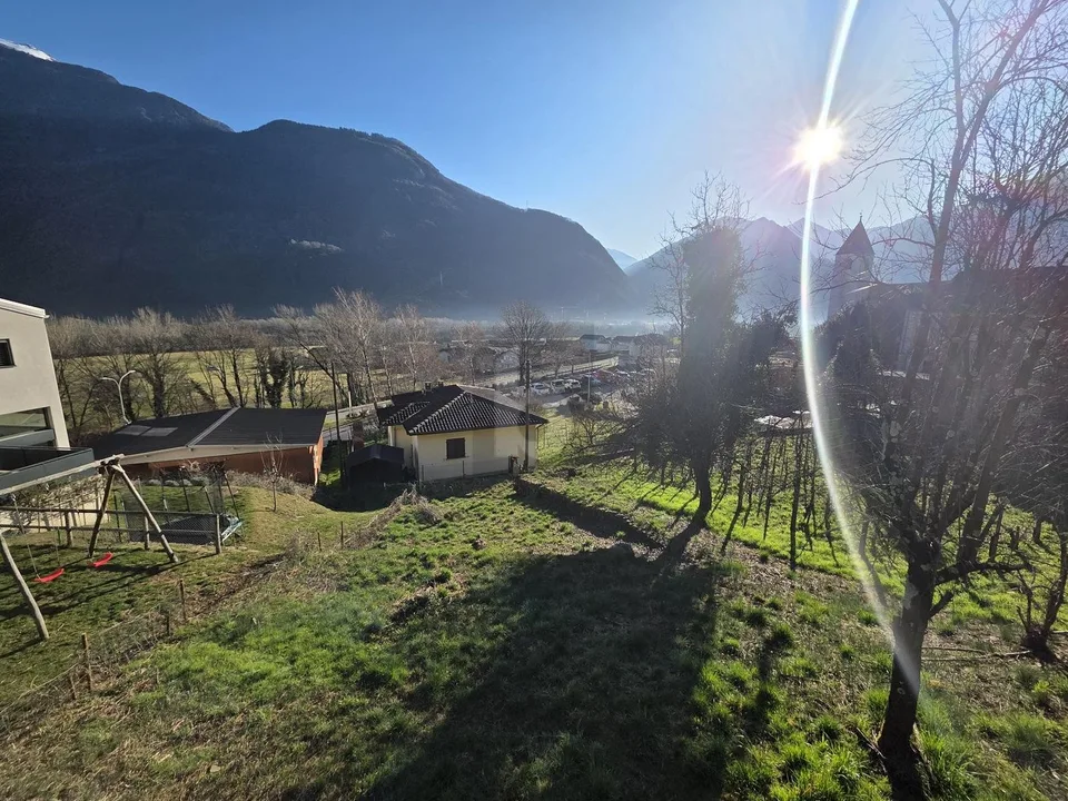 IN POSIZIONE TRANQUILLA E SOLEGGIATA CON VISTA
