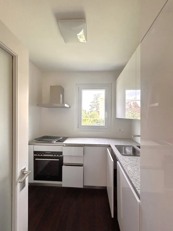Schöne Wohnung mit Balkon mit Abendsonne und Hallenbad (nur Erstwohnsitz)