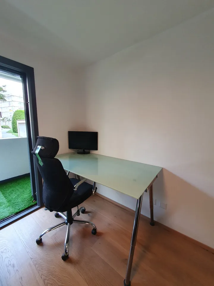 Room in modern flat close to Lugano SUPSI university