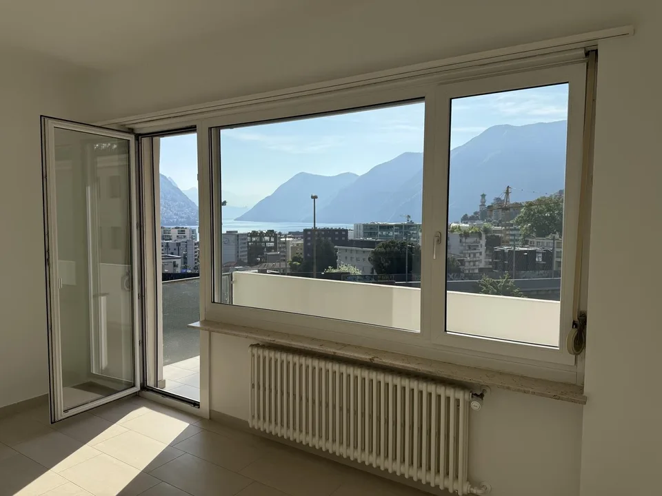 Stilvolle 3.5-Zimmer-Wohnung mit Panorama-Seesicht in Lugano