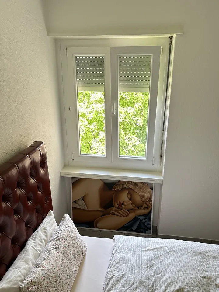 First occupancy after complete renovation – exclusive 2.5-room apartment with glazed winter garden, air conditioning and elevator, only 50 metres from Lake Lugano