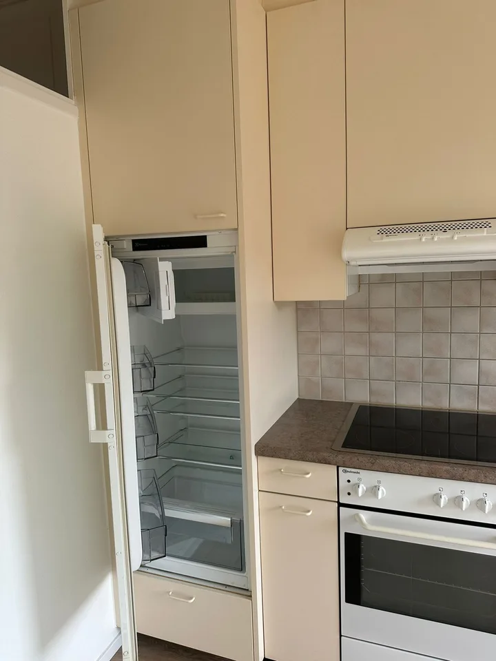 Bright and Spacious 2.5-Room Apartment