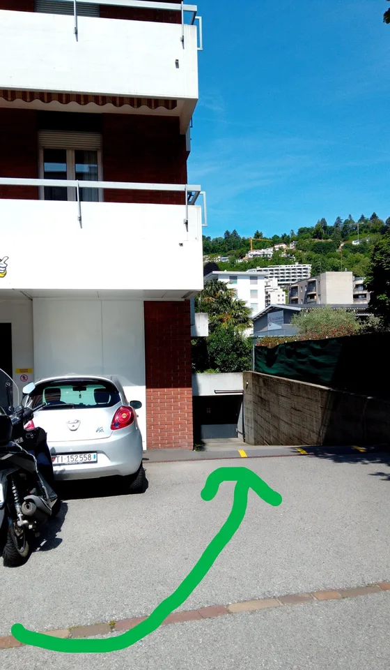 Affittasi posto auto in autorimessa a Via Beltramina, 6900 Lugano