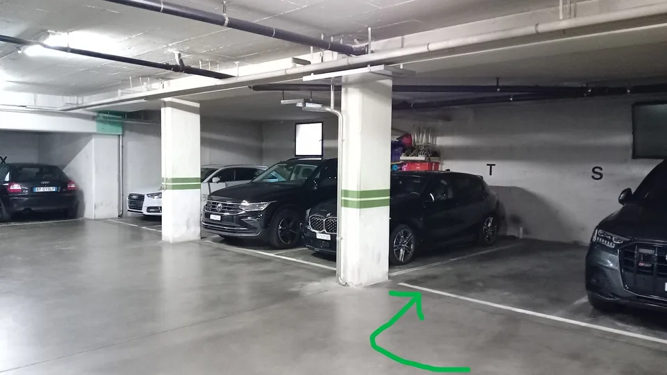 Affittasi posto auto in autorimessa a Via Beltramina, 6900 Lugano