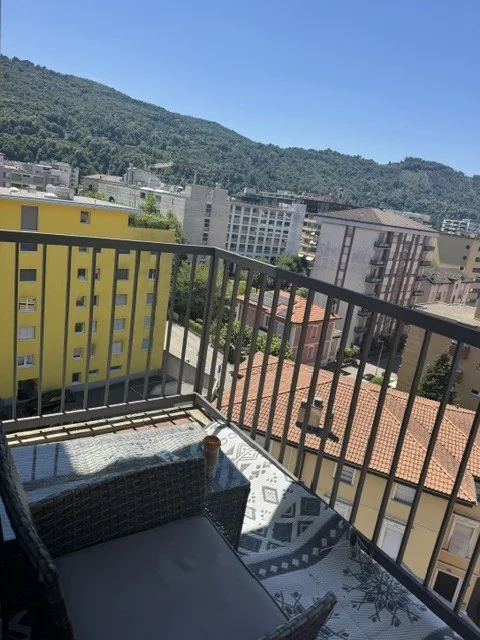 Appartamento di 3 locali in Via Emilio Bossi 54, Chiasso. ULTIMO PIANO PACE !