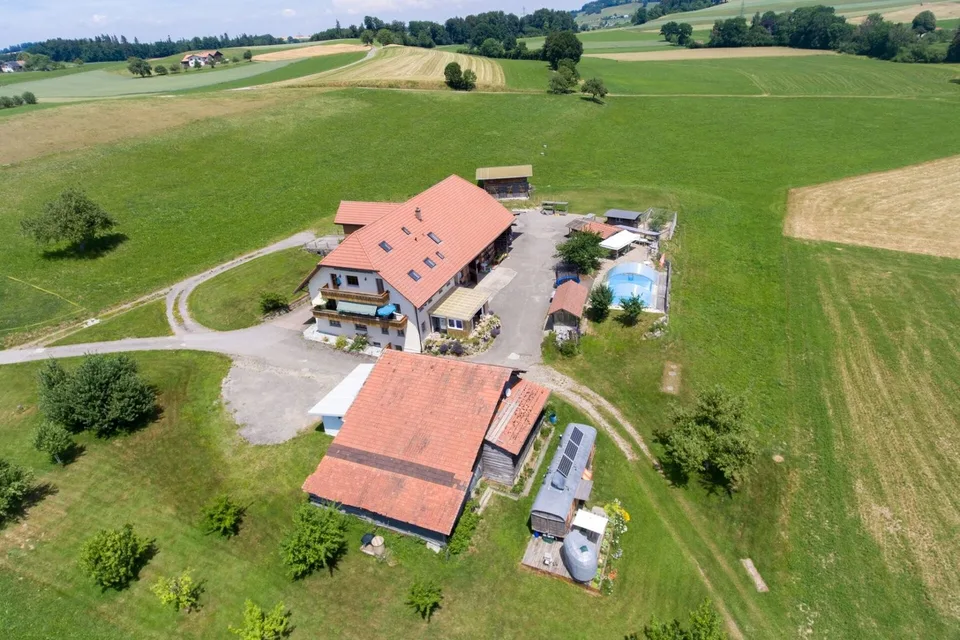 Mehr als ein Bauernhaus - drei Wohnungen und unzählige Möglichkeiten