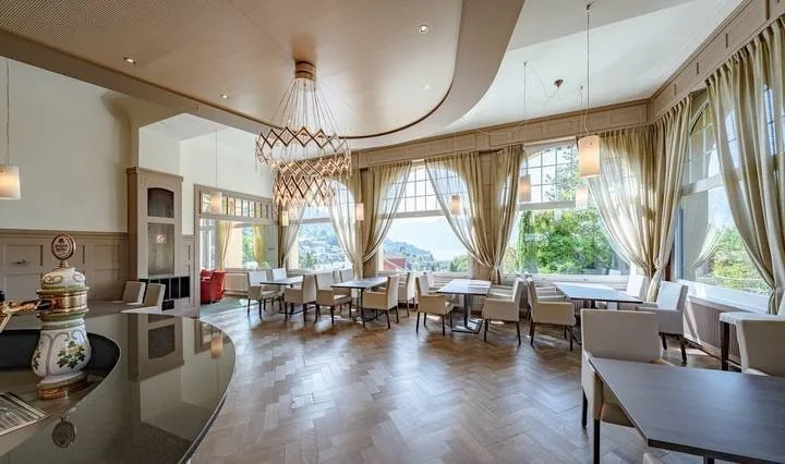 MAJESTÄTISCH ÜBER DEM THUNERSEE - PARKHOTEL OBERHOFEN – Foto 6 von 9
