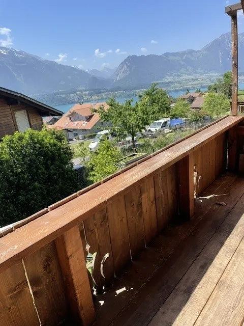 Schöne 2,5 Zi. Wohnung mit Berg- und Seesicht