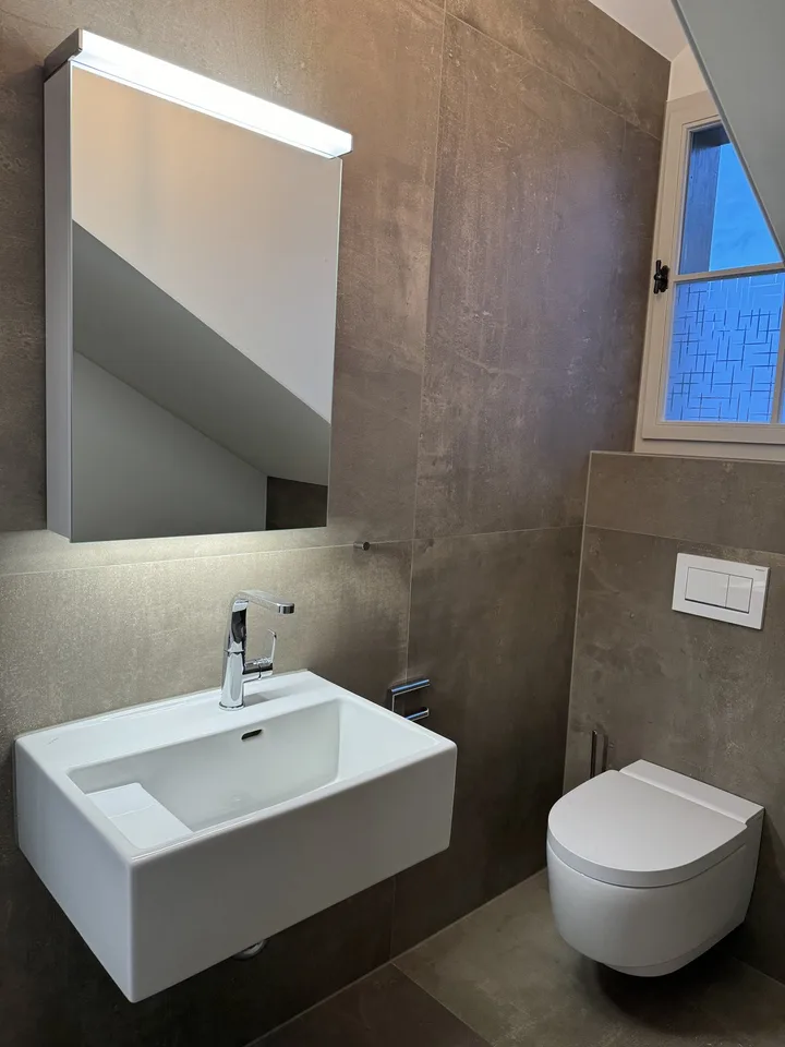 Vivere da sogno sopra il lago di Thun: Appartamento di 2,5 locali in duplex esclusivo a Sigriswil