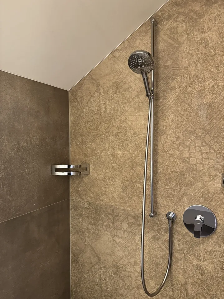Vivere da sogno sopra il lago di Thun: Appartamento di 2,5 locali in duplex esclusivo a Sigriswil