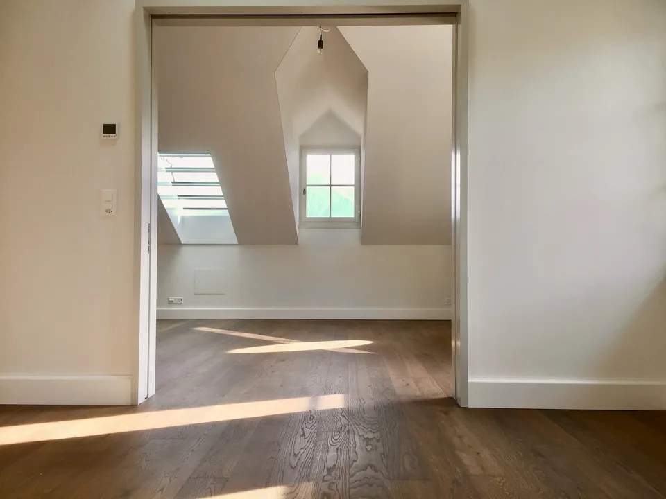 Vivere da sogno sopra il lago di Thun: Appartamento di 2,5 locali in duplex esclusivo a Sigriswil