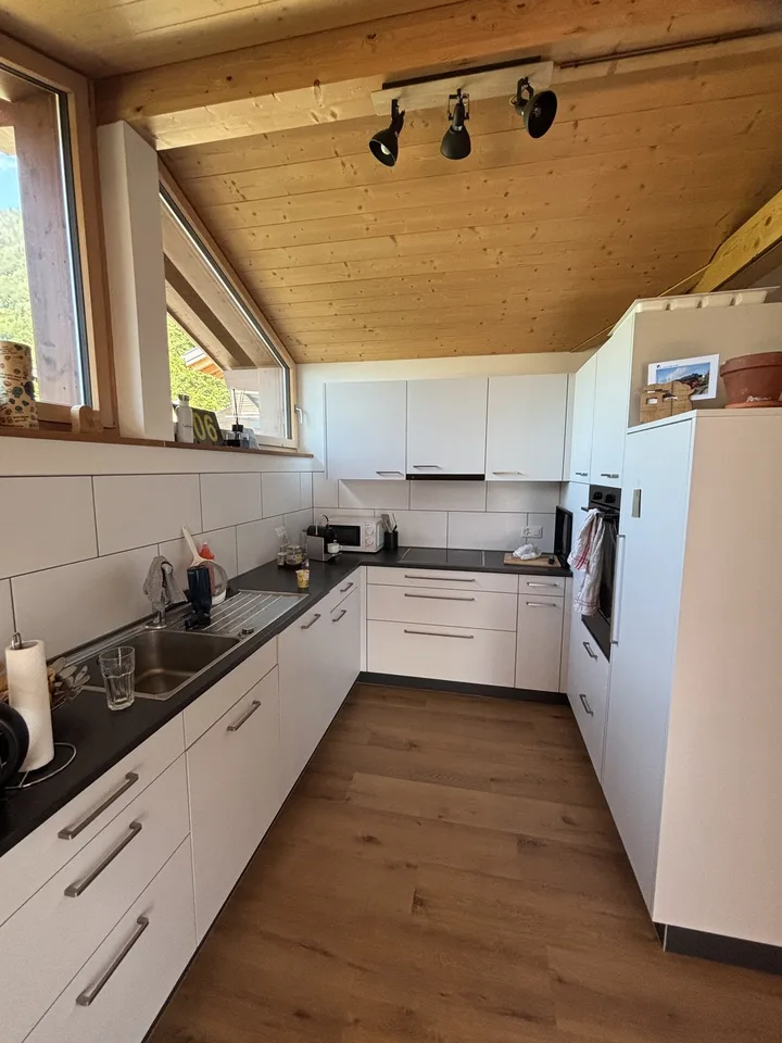 Schöne Dachwohnung mit toller Aussicht