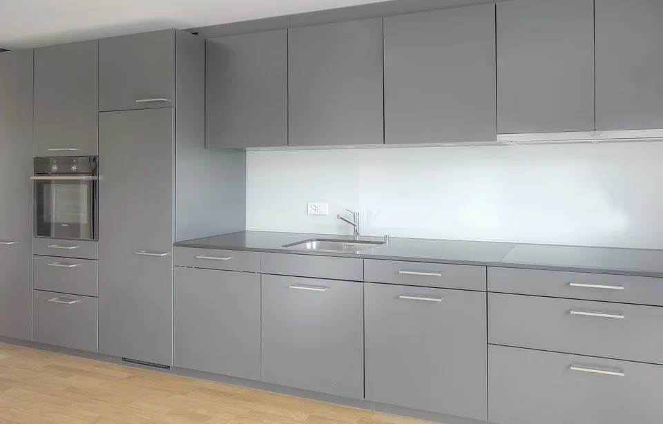 Neu ausgebaute 2.5-Zimmer-Wohnung im Rexmax Thun