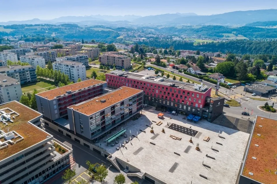 Cormanon Centre, Surface lumineuse de 58 m2 au rez-de-chaussée