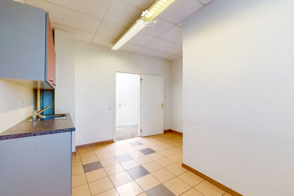 Moderne Gewerbehalle mit Büro und vielseitigem Nutzungspotenzial in Marly – photo 9 sur 13