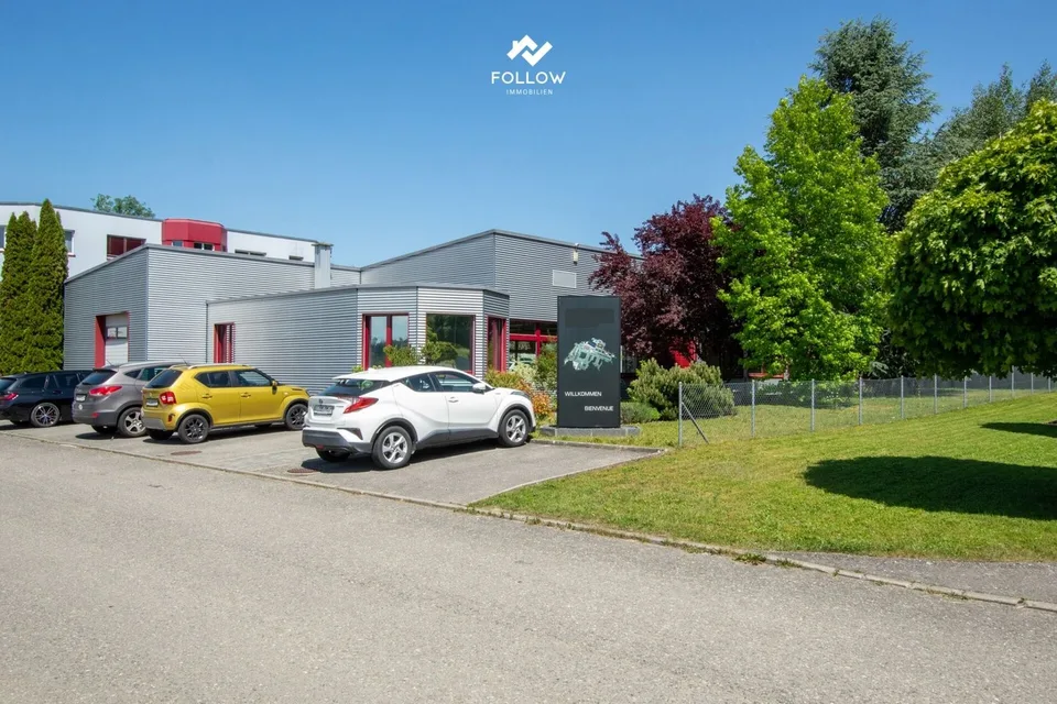 Moderne Gewerbehalle mit Büro und vielseitigem Nutzungspotenzial in Marly