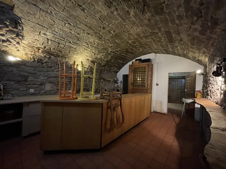 FRIBOURG (quartier du Bourg) - Cave voutée à louer
