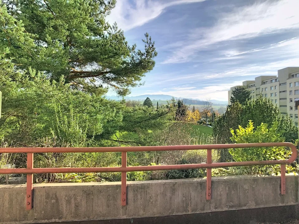 3,5 pièces avec cachet, balcon ensoleillé proche du centre de Fribourg