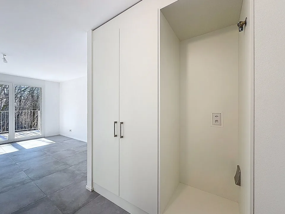 New building! 1st rent free!! – photo 10 of 13
