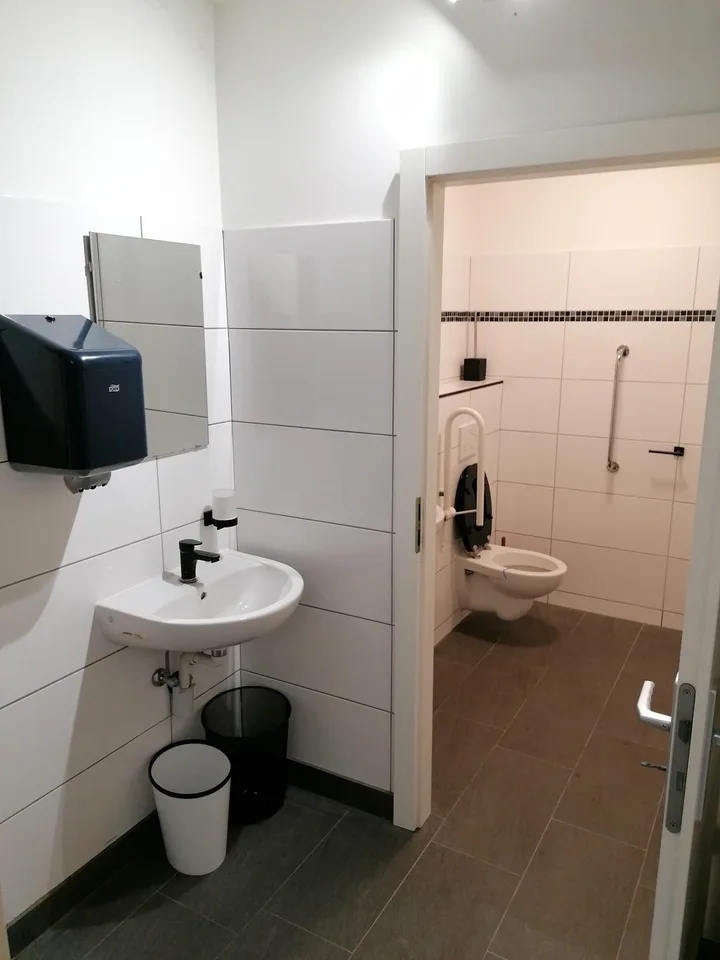 À louer un espace commercial / idéale pour un bureau ou autre activité