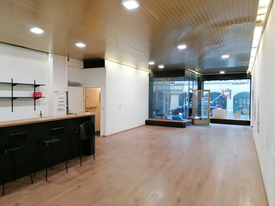 À louer un espace commercial / idéale pour un bureau ou autre activité