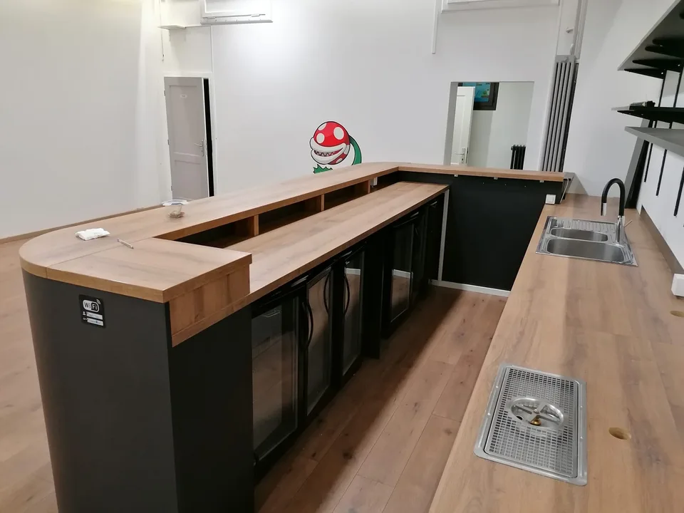 À louer un espace commercial / idéale pour un bureau ou autre activité