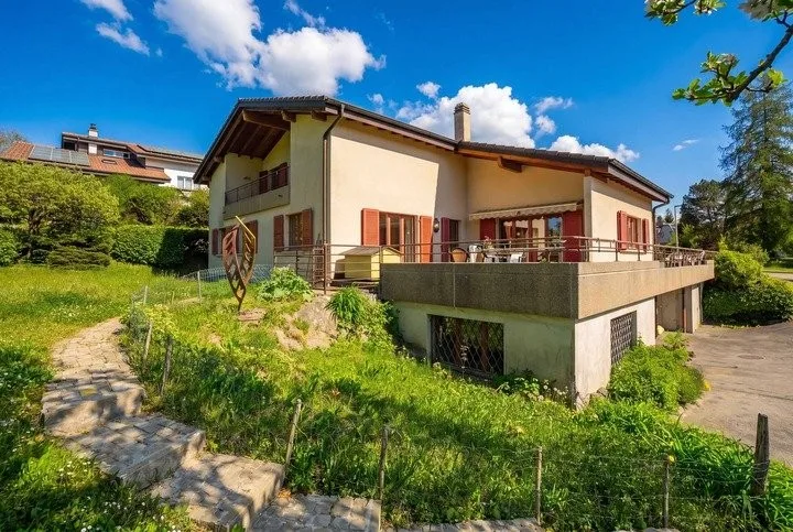 GROSSE CHANCE IN FREIBURG - MEHRFAMILIENHAUS MIT 3 WOHNUNGEN