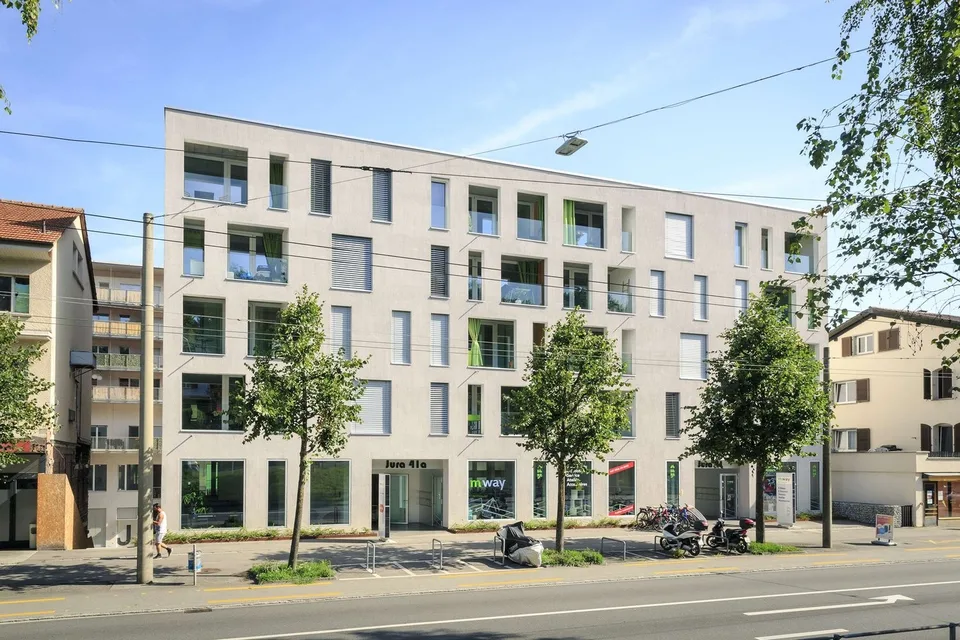 Appartement de 3,5 pièces au 3ème étage d'environ 88.40m2 avec loggias