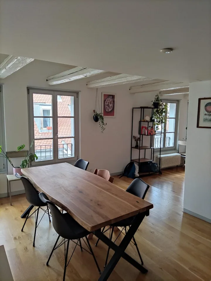 CHARMANT APPARTEMENT TRES BIEN SITUE ET AVEC CACHET