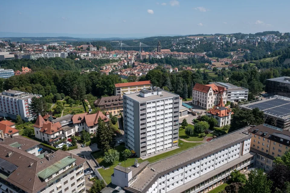 Place de parc extérieure à Fribourg !