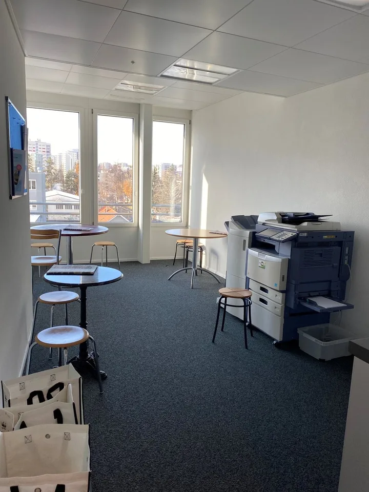 SURFACE ADMINISTRATIVE MODERNE DE 300 M² ENV. SITUÉE AU 4ÈME ÉTAGE