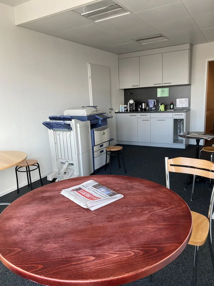 SURFACE ADMINISTRATIVE MODERNE DE 300 M² ENV. SITUÉE AU 4ÈME ÉTAGE