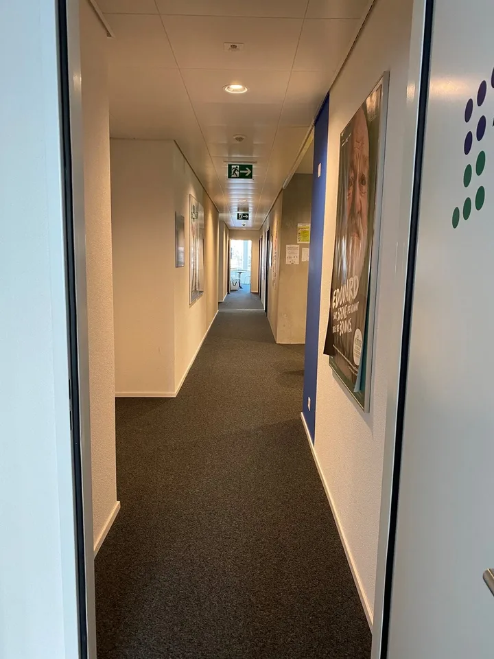 SURFACE ADMINISTRATIVE MODERNE DE 180 M² ENV. SITUÉE AU 4ÈME ÉTAGE