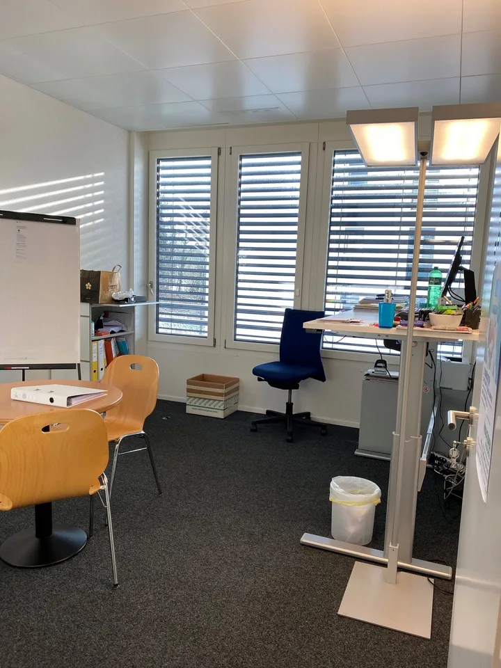 SURFACE ADMINISTRATIVE MODERNE DE 180 M² ENV. SITUÉE AU 4ÈME ÉTAGE – foto 6 di 8