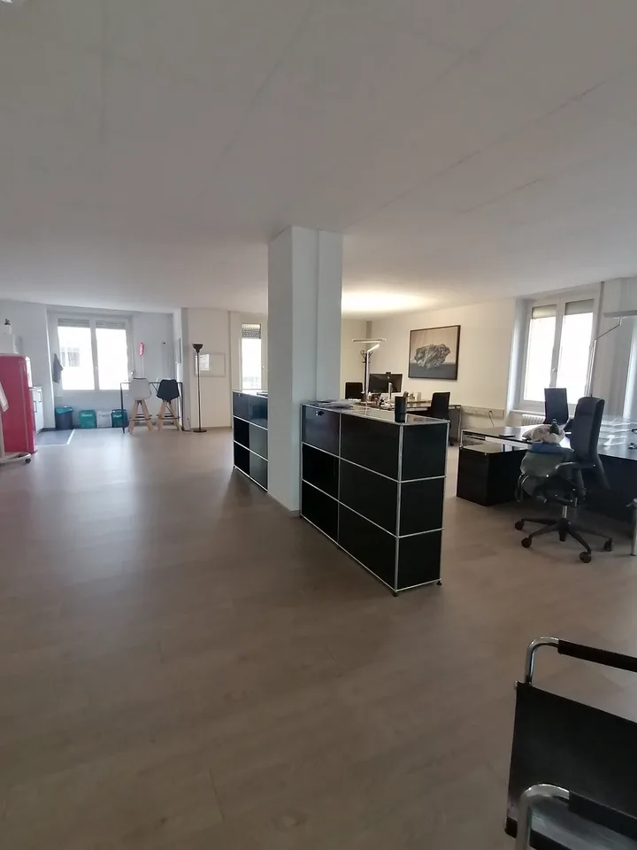 belle surface de bureau à proximité de la gare – Foto 7 von 8