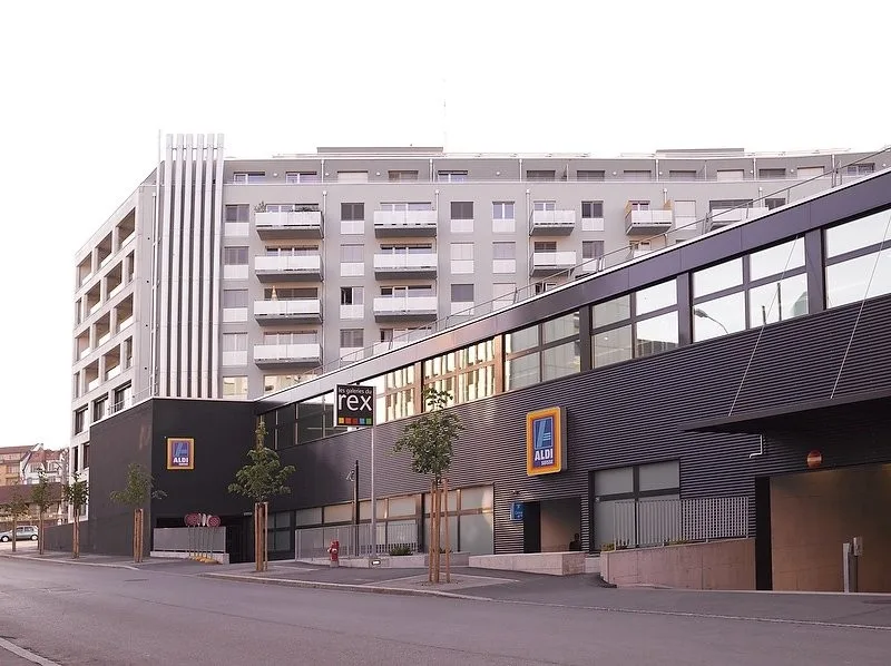 Opportunité rare : arcades commerciales au cur du centre-ville !