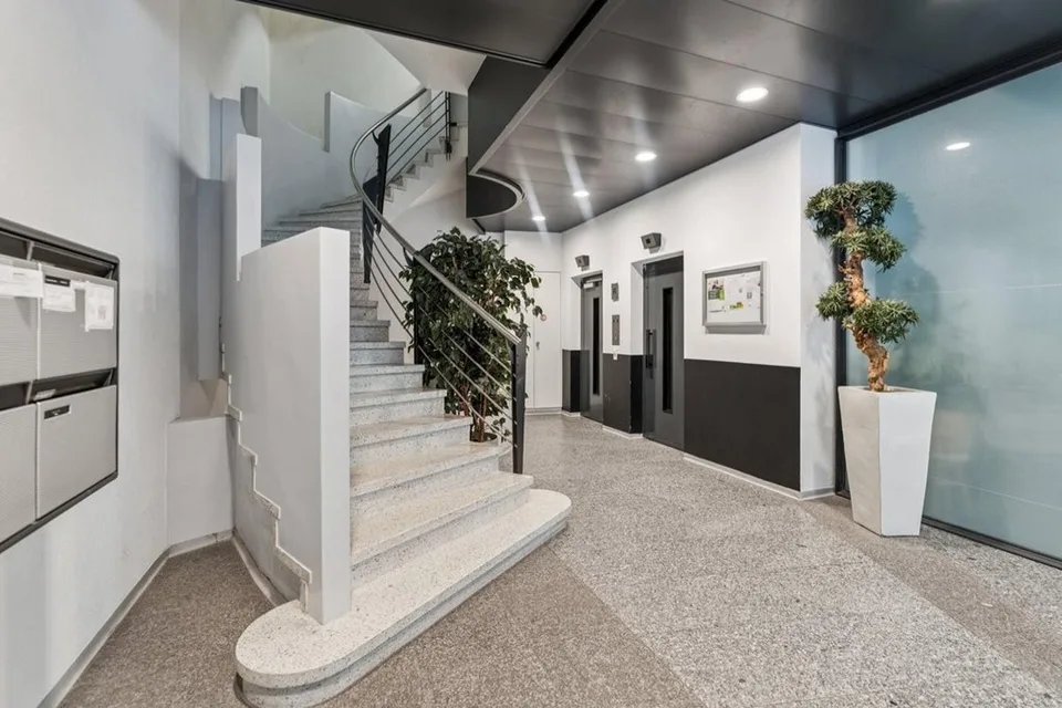 A louer - Bureau de 105 m² en plein centre-ville – photo 9 sur 11