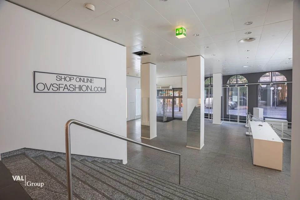 Grosses und helles Mietlokal an lebhafter und hochfrequentierter Strasse